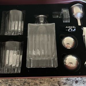 Aberdeen Oak Liquor Decanter Set